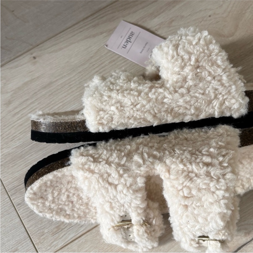 Auden Cream Shearling Sandals Birkenstock style sz 10 - Picture 3 of 8